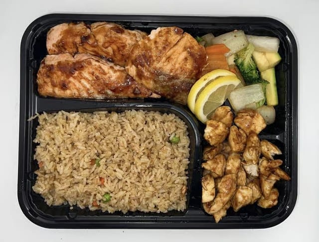 HL11. Salmon & Chicken Lunch Special.